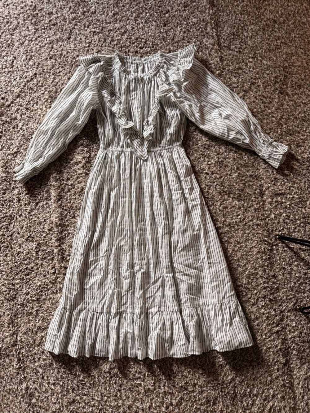 Striped Ruffle Long-Sleeve Midi Dress - White/Grey